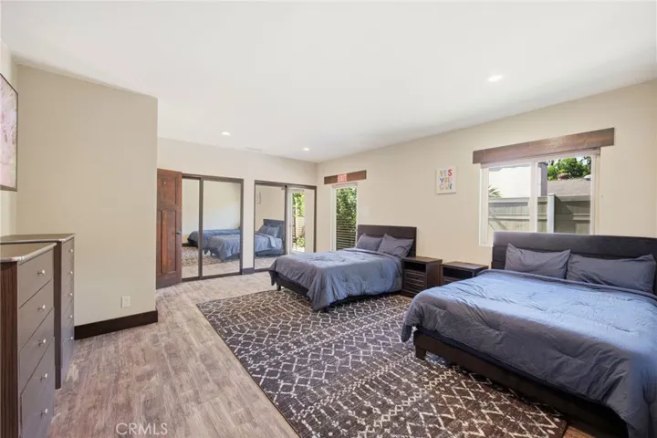 5237 Topanga Canyon, Woodland Hills, California 91364