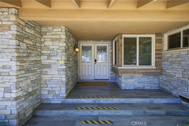 5237 Topanga Canyon, Woodland Hills, California 91364