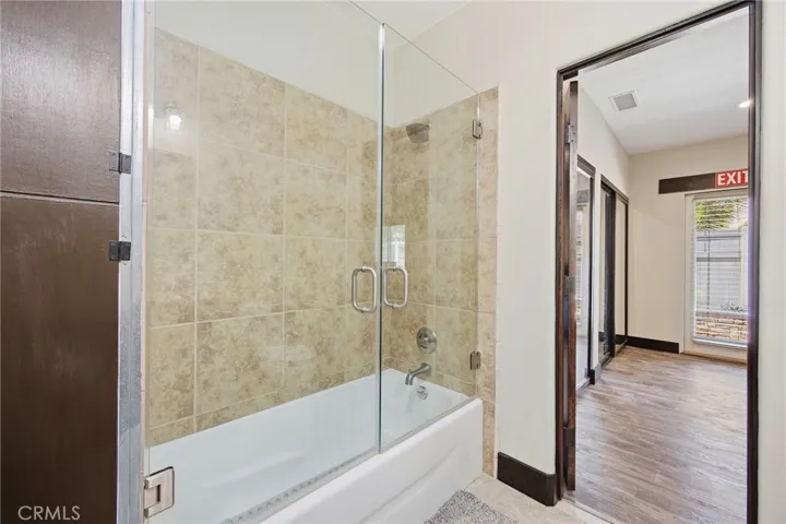 5237 Topanga Canyon, Woodland Hills, California 91364