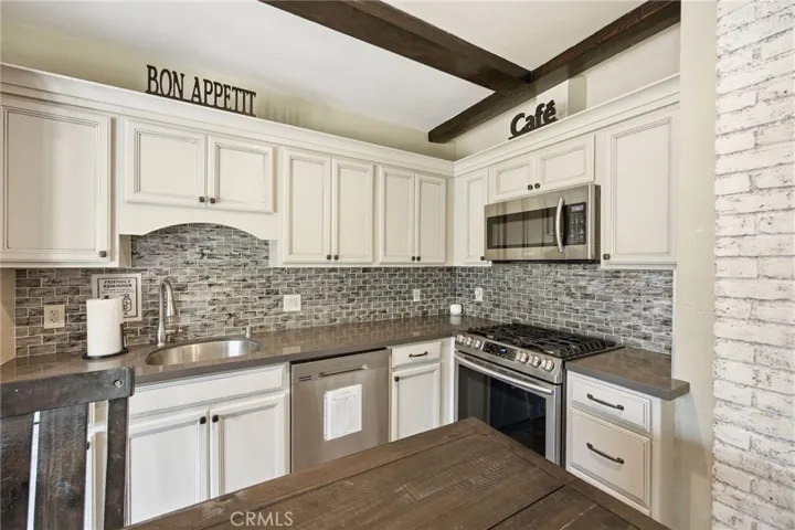 5237 Topanga Canyon, Woodland Hills, California 91364