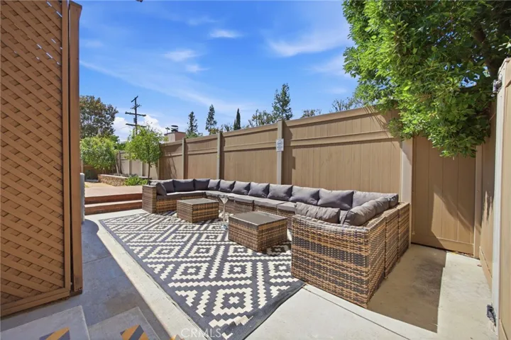5237 Topanga Canyon, Woodland Hills, California 91364
