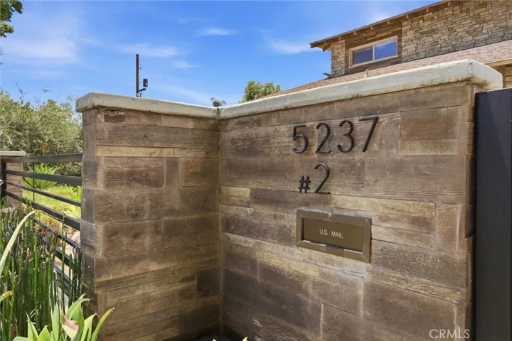 5237 Topanga Canyon, Woodland Hills, California 91364