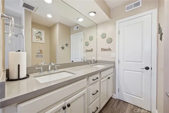 5237 Topanga Canyon, Woodland Hills, California 91364