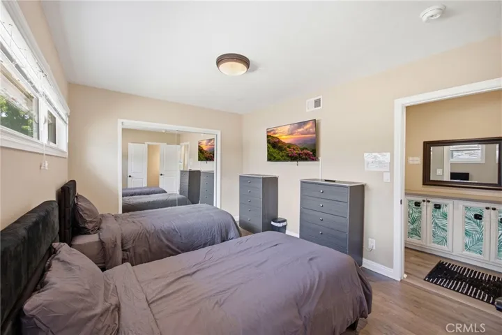 5237 Topanga Canyon, Woodland Hills, California 91364