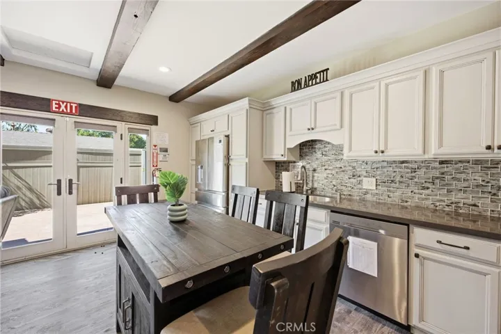 5237 Topanga Canyon, Woodland Hills, California 91364
