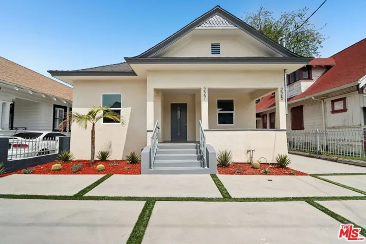 227 W 41st Street, Los Angeles, California 90037