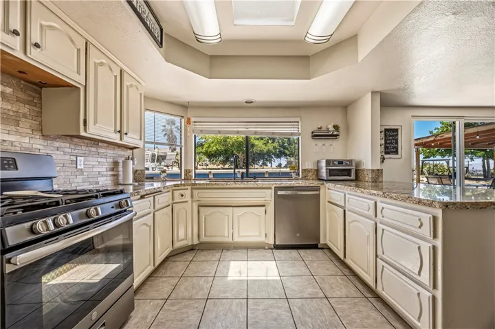 17918 Catalpa Street, Hesperia, California 92345