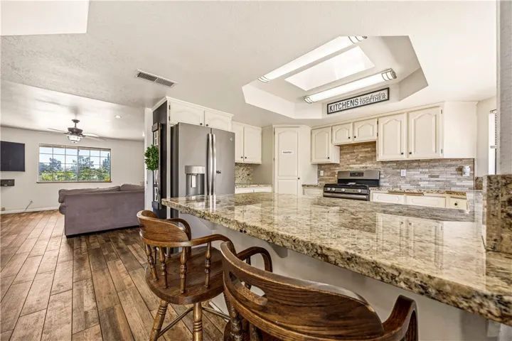 17918 Catalpa Street, Hesperia, California 92345