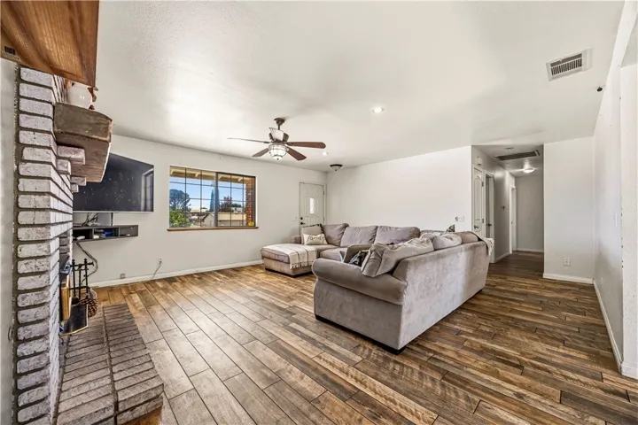 17918 Catalpa Street, Hesperia, California 92345