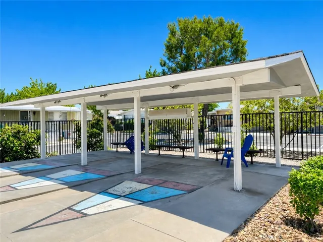Outdoor recreation area