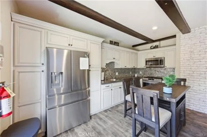 5237 Topanga Canyon, Woodland Hills, California 91364