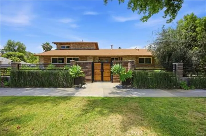 5237 Topanga Canyon, Woodland Hills, California 91364