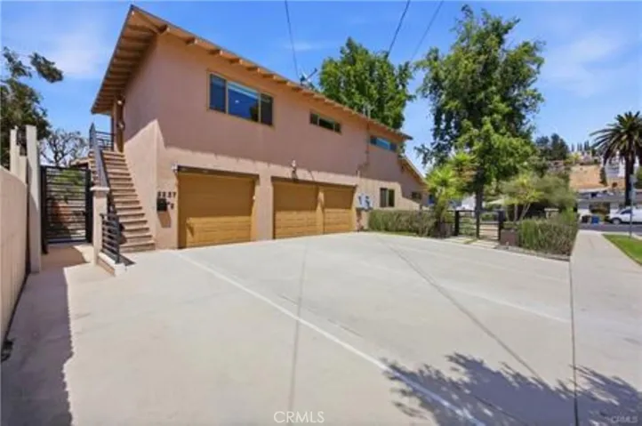 5237 Topanga Canyon, Woodland Hills, California 91364