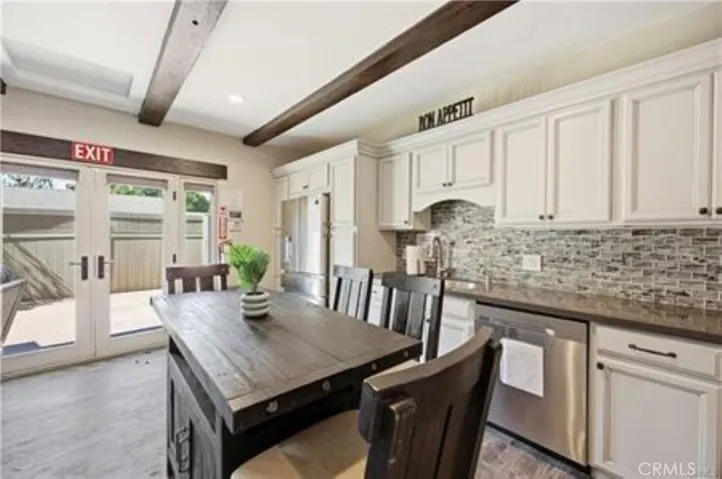 5237 Topanga Canyon, Woodland Hills, California 91364