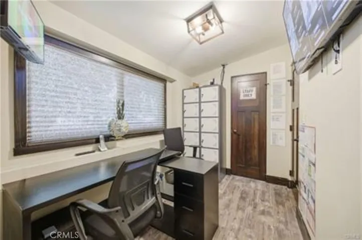 5237 Topanga Canyon, Woodland Hills, California 91364