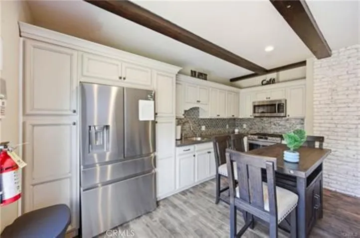 5237 Topanga Canyon, Woodland Hills, California 91364