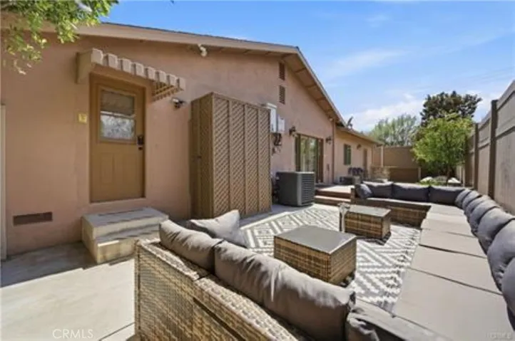 5237 Topanga Canyon, Woodland Hills, California 91364