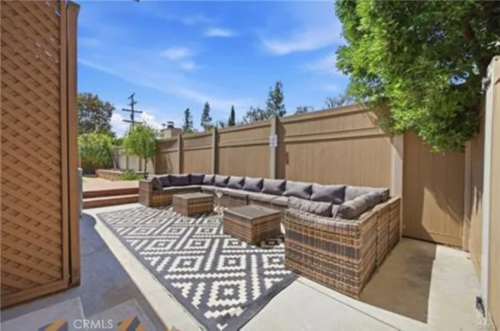 5237 Topanga Canyon, Woodland Hills, California 91364