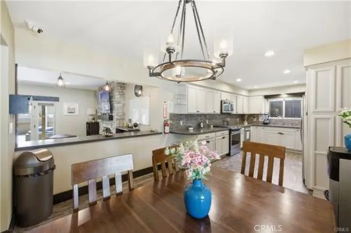 5237 Topanga Canyon, Woodland Hills, California 91364