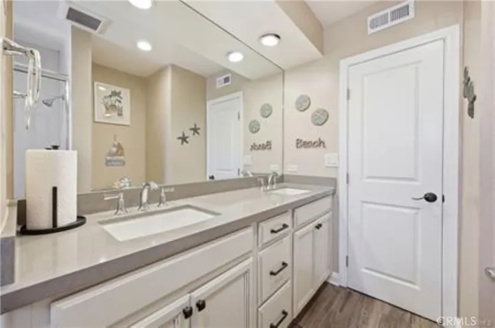 5237 Topanga Canyon, Woodland Hills, California 91364