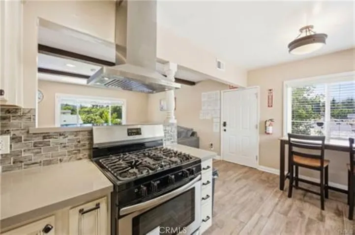 5237 Topanga Canyon, Woodland Hills, California 91364