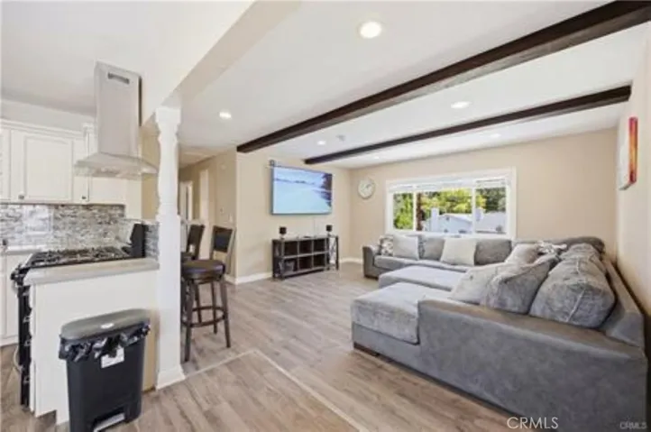 5237 Topanga Canyon, Woodland Hills, California 91364