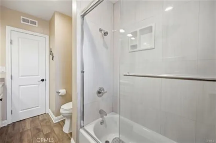 5237 Topanga Canyon, Woodland Hills, California 91364