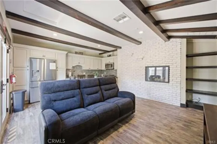 5237 Topanga Canyon, Woodland Hills, California 91364