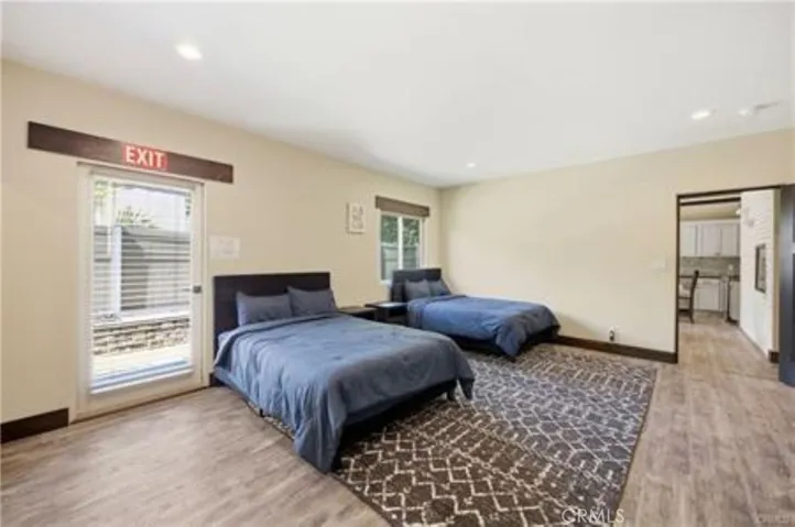 5237 Topanga Canyon, Woodland Hills, California 91364