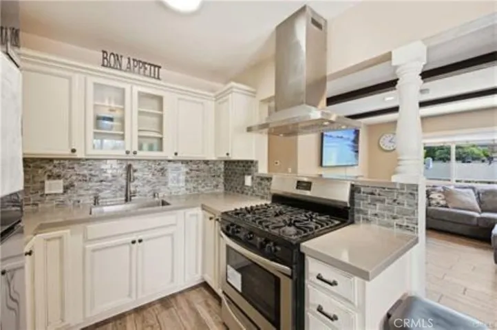 5237 Topanga Canyon, Woodland Hills, California 91364
