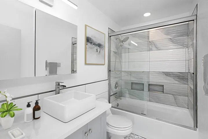Virtual Staged Hall Bath