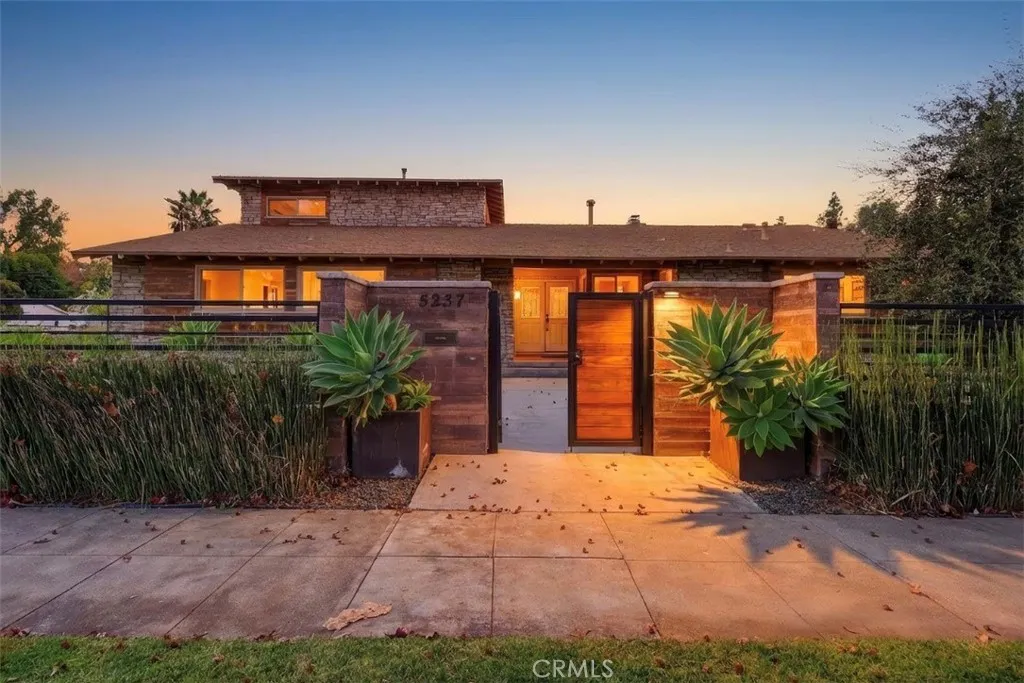 5237 Topanga Canyon