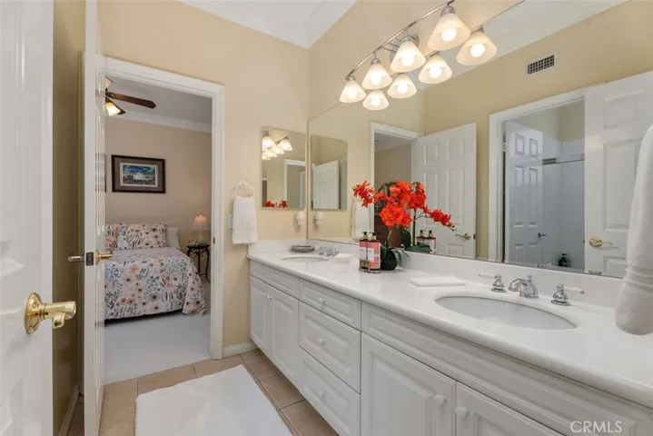 Upstairs Secondary Bathroom