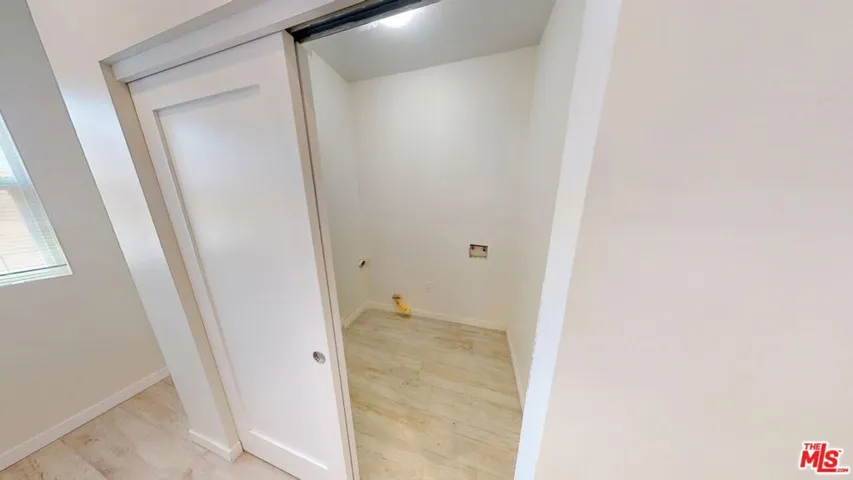 7252 Glade Avenue, Canoga Park, California 91303
