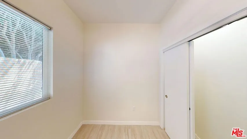 7252 Glade Avenue, Canoga Park, California 91303