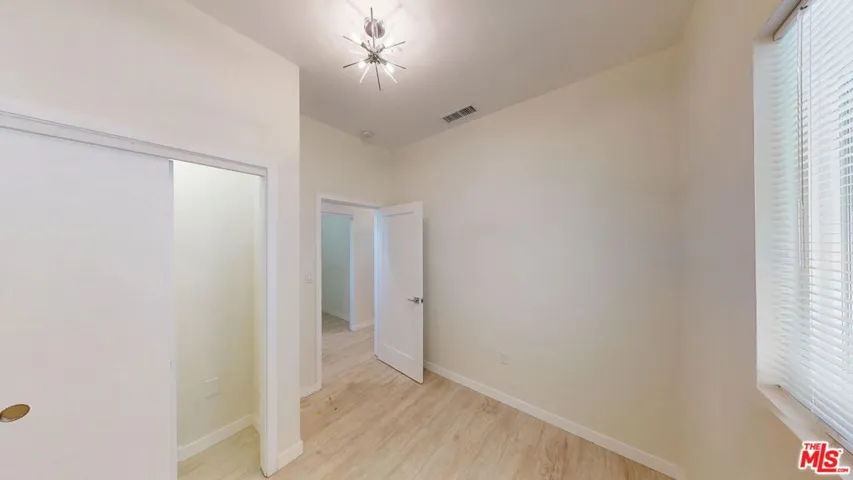 7252 Glade Avenue, Canoga Park, California 91303