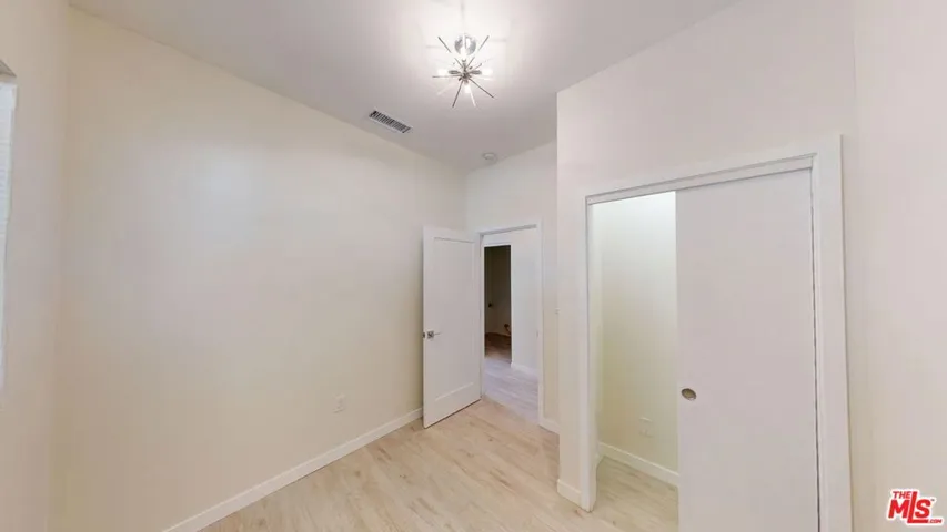 7252 Glade Avenue, Canoga Park, California 91303