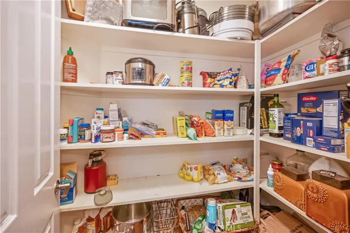 Walk-in Pantry