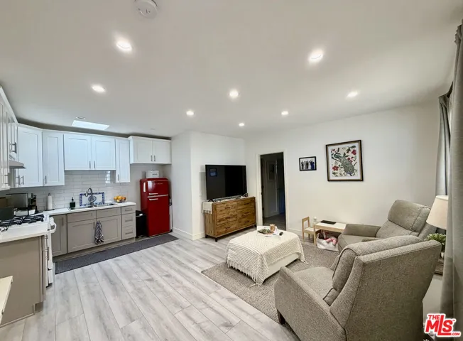 7764 Fountain Avenue, West Hollywood, California 90046