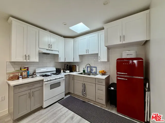 7764 Fountain Avenue, West Hollywood, California 90046