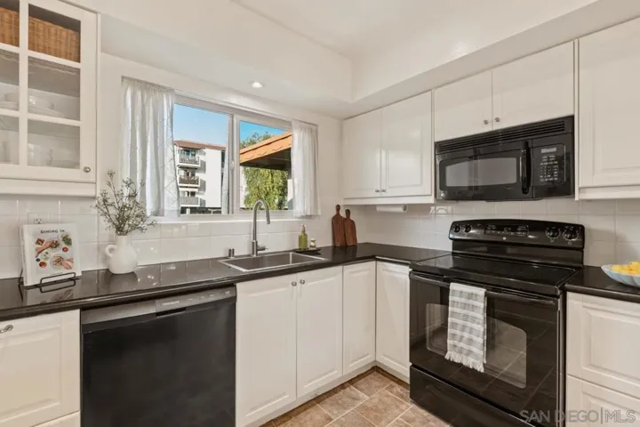 6876 Hyde Park G, San Diego, California 92119