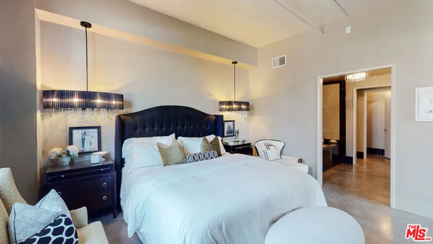 849 S Broadway 708, Los Angeles, California 90014