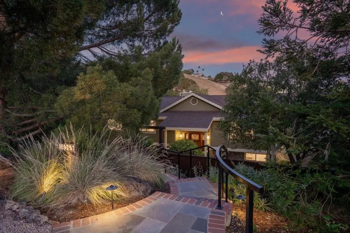 16565 Oak View Circle, Morgan Hill, California 95037