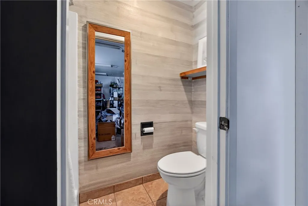 1/2 Bath