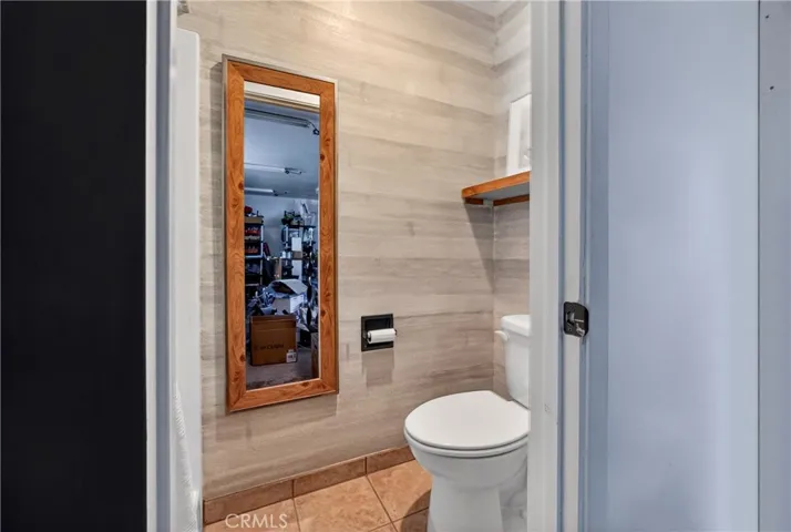 1/2 Bath
