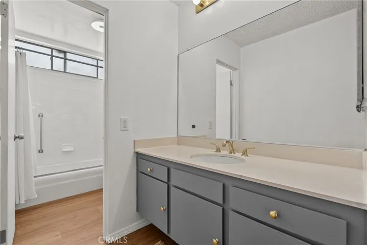 5454 Zelzah Avenue 309, Encino, California 91316