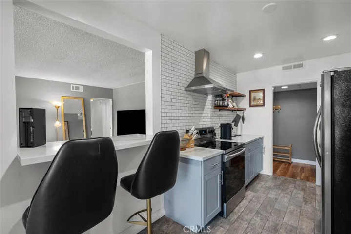 5454 Zelzah Avenue 309, Encino, California 91316