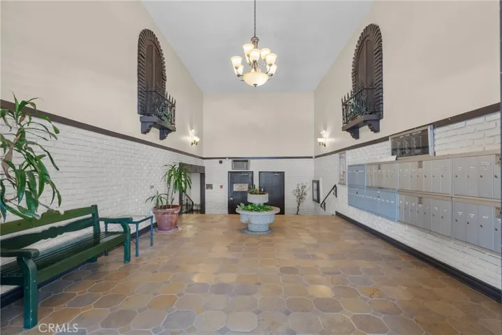5454 Zelzah Avenue 309, Encino, California 91316