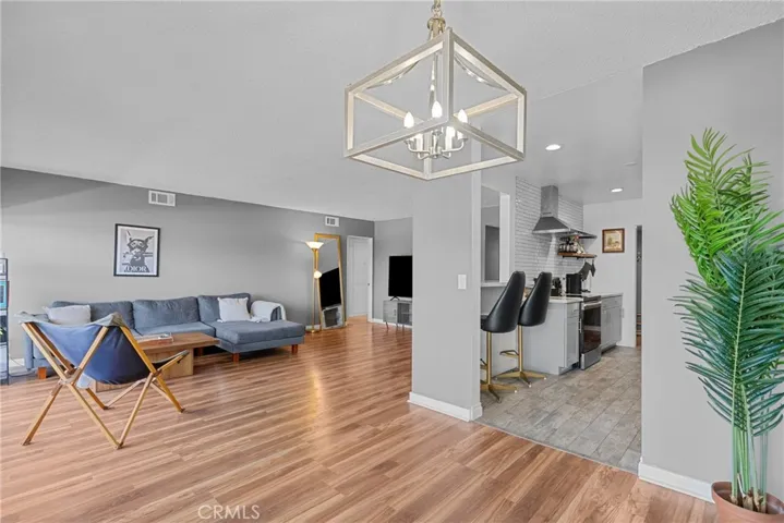 5454 Zelzah Avenue 309, Encino, California 91316