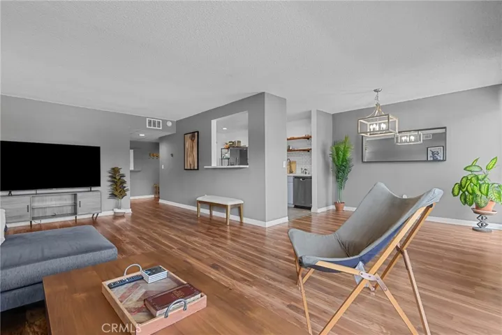 5454 Zelzah Avenue 309, Encino, California 91316